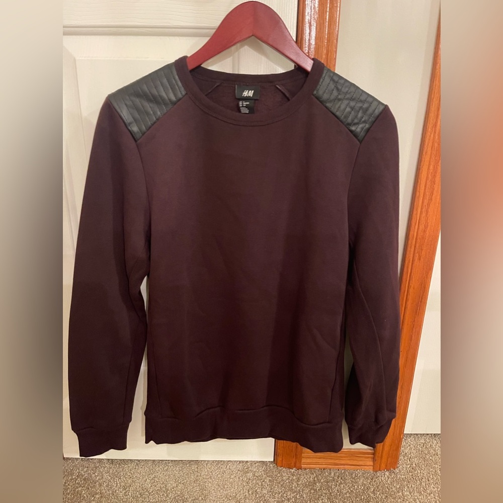 H&M Sweater - Small